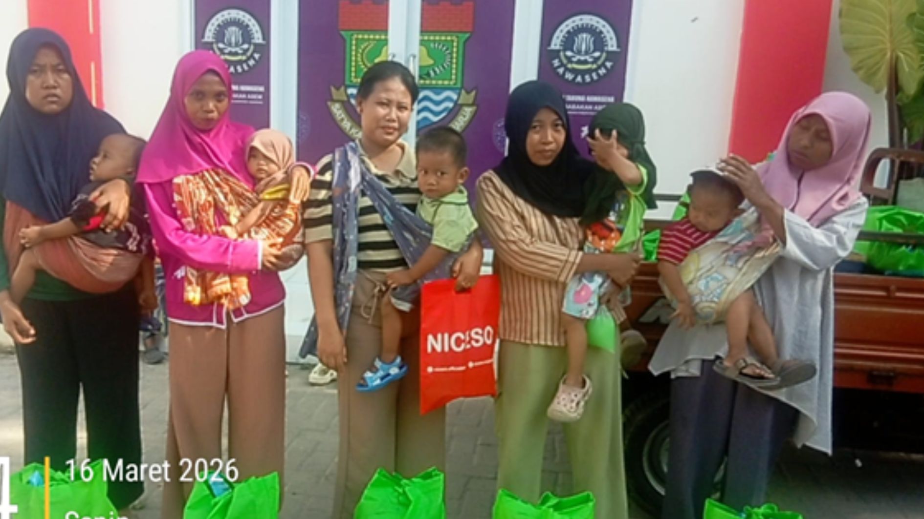 PEMBERIAN BANTUAN DARI DINAS PERIKANAN KEPADA BALITA STUNTING DAN IBU HAMIL KEK