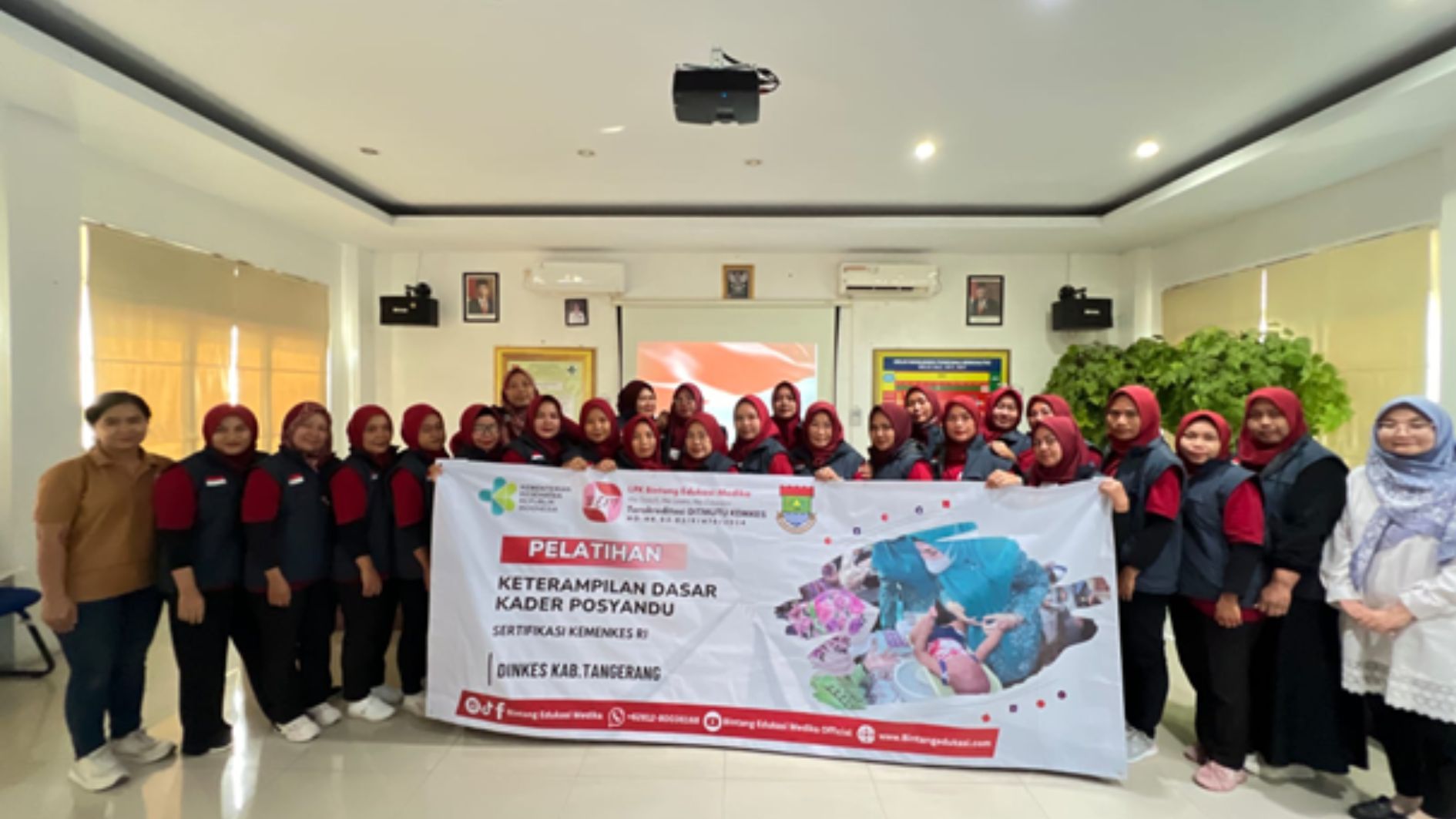 MENGIKUTI PELATIHAN POSYANDU ILP