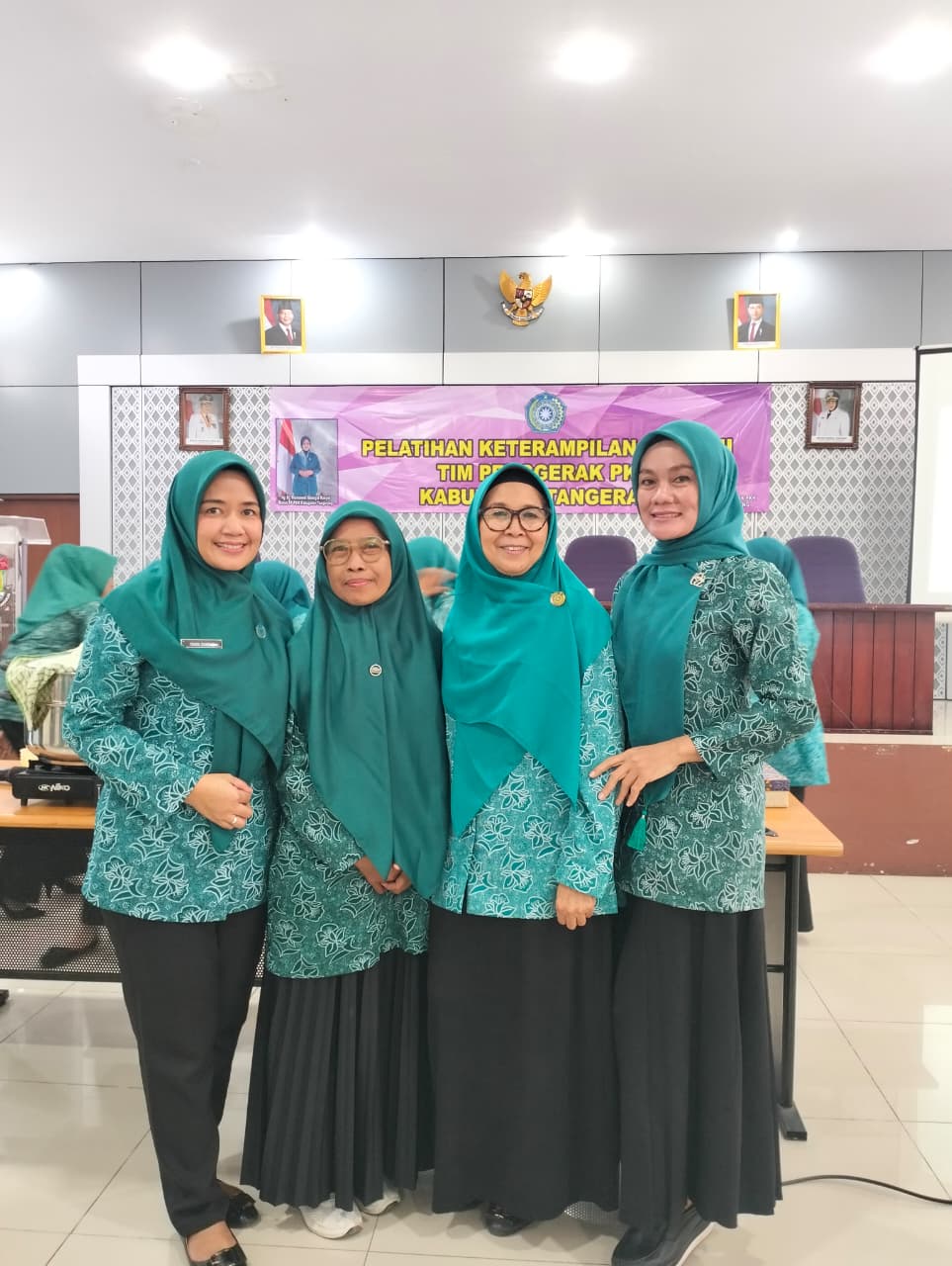 PELATIHAN KADER